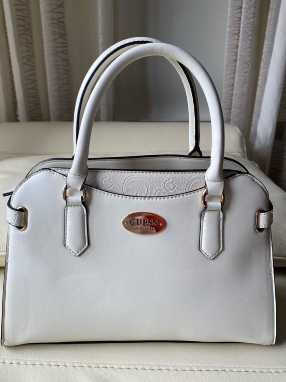 New GUESS White Satchel with Removable crossbody Strap & pouch